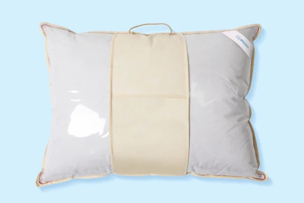 Vzglavnik iz gosjega puha in perja z elegantnim robom Naravni vzglavnik iz gosjega puha in perja z ročajem | Spanko.si